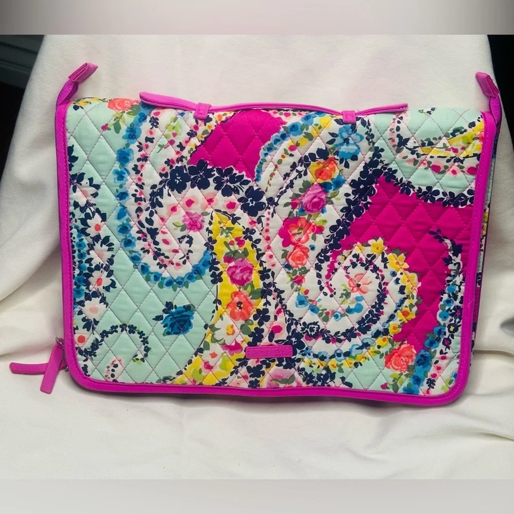 Vera Bradley Jewelry Hanging Organizer - Picture 1 of 6